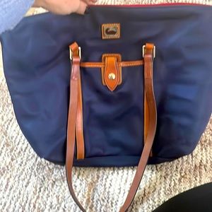 LIKE NEW- DOONEY AND BOURKE HANDBAG